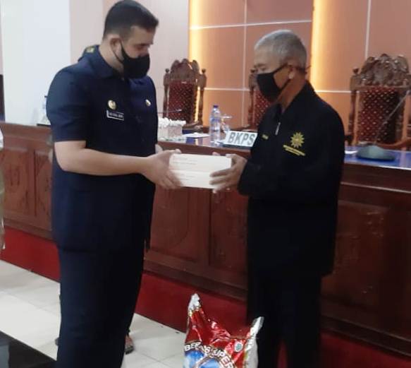 penyerhan bantuan